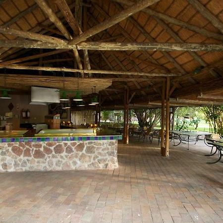 Cresta Mowana Safari Lodge Касане Екстериор снимка