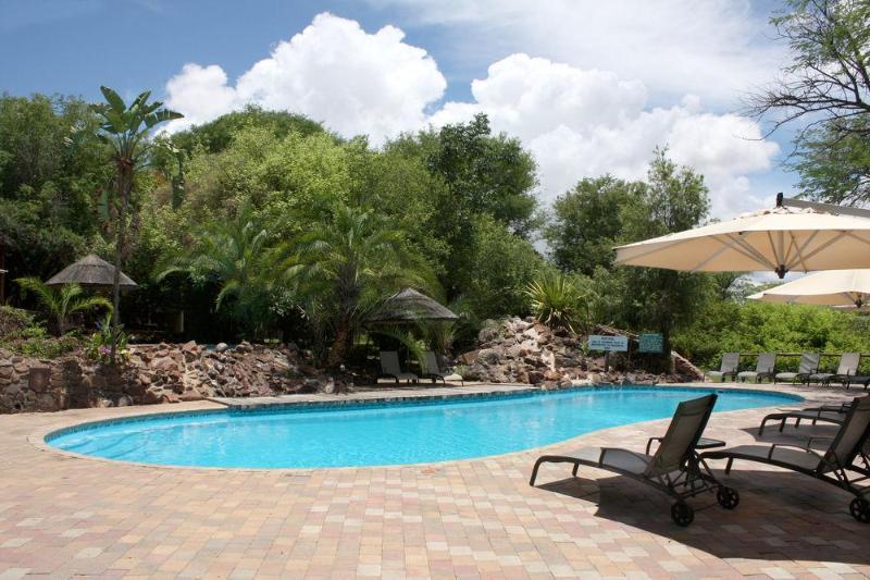 Cresta Mowana Safari Lodge Касане Екстериор снимка