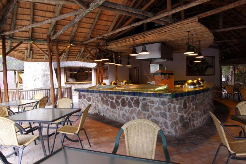 Cresta Mowana Safari Lodge Касане Екстериор снимка