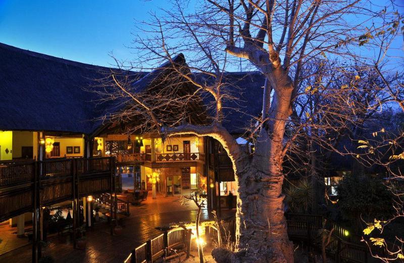 Cresta Mowana Safari Lodge Касане Екстериор снимка