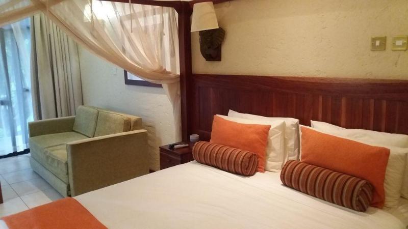 Cresta Mowana Safari Lodge Касане Екстериор снимка