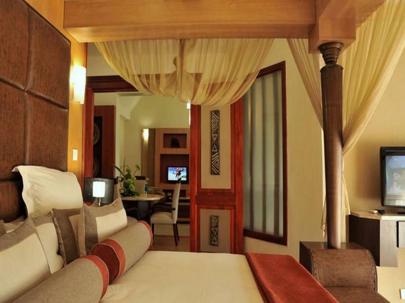 Cresta Mowana Safari Lodge Касане Екстериор снимка