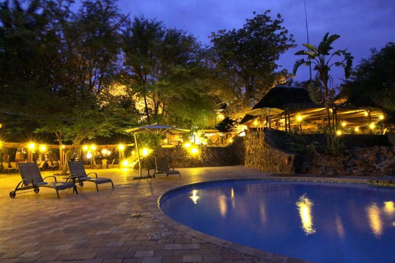 Cresta Mowana Safari Lodge Касане Екстериор снимка