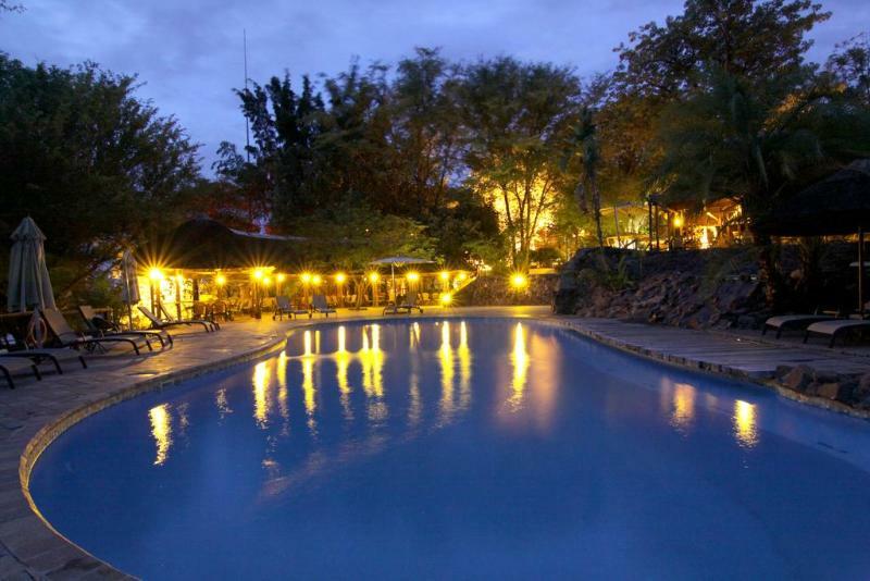 Cresta Mowana Safari Lodge Касане Екстериор снимка