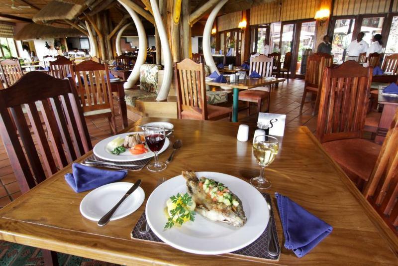 Cresta Mowana Safari Lodge Касане Екстериор снимка