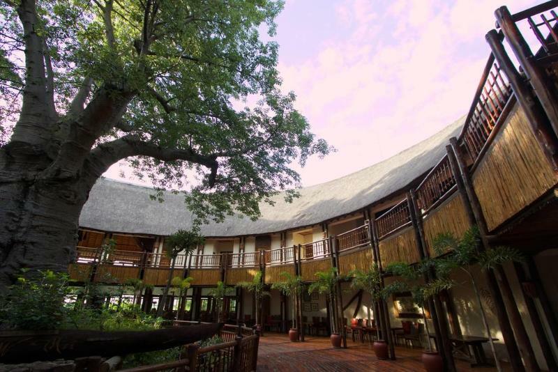 Cresta Mowana Safari Lodge Касане Екстериор снимка